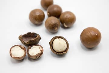 Health Benefits of Using Macadamia Nut Oil