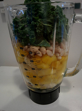 beans and fruits smoothie preparation
