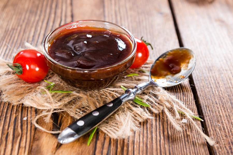 Barbeque Sauce with Tomatoes, Smoked Salt and fresh Herbs